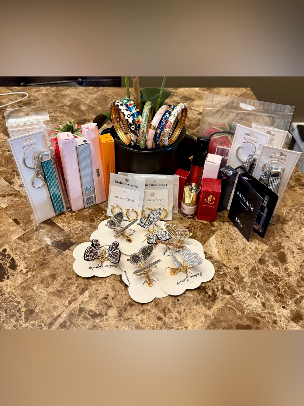 🥰♥️SOLD OUT Random Mini Coin/Key Pouch with Beauty/Accessory/Jewelry Item - Picture 4 of 15